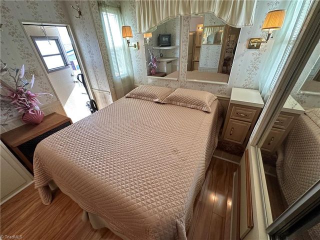 182 Marina Drive, New London, NC 28127