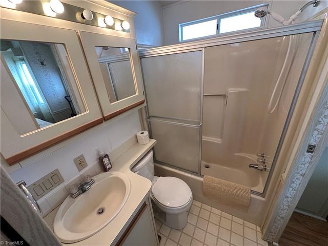 182 Marina Drive, New London, NC 28127