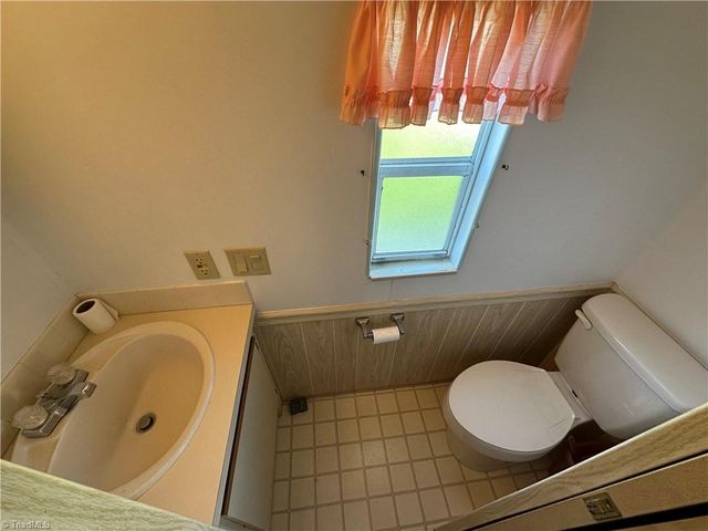 182 Marina Drive, New London, NC 28127