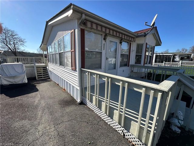 182 Marina Drive, New London, NC 28127