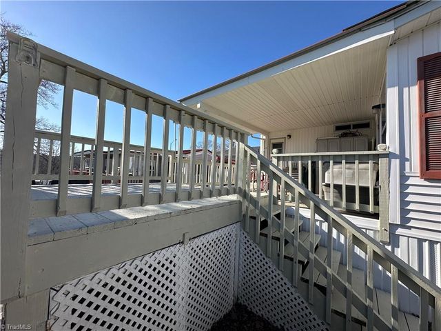 182 Marina Drive, New London, NC 28127