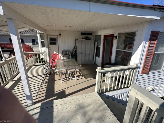 182 Marina Drive, New London, NC 28127