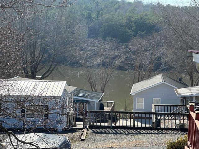 182 Marina Drive, New London, NC 28127