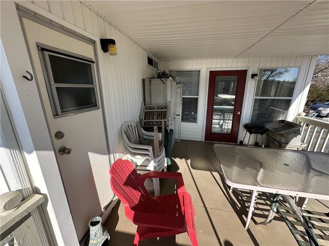 182 Marina Drive, New London, NC 28127