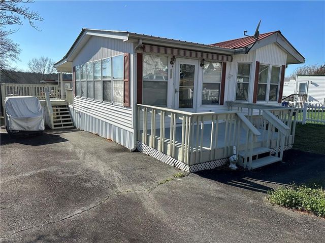 182 Marina Drive, New London, NC 28127