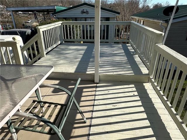 182 Marina Drive, New London, NC 28127