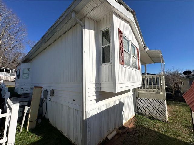 182 Marina Drive, New London, NC 28127