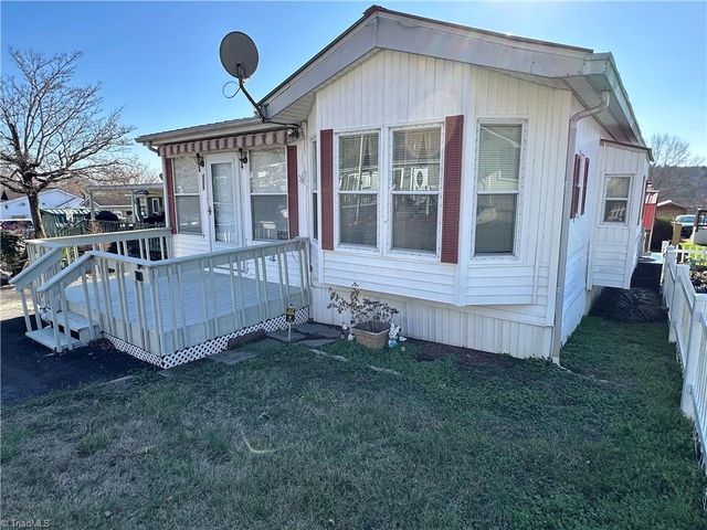 182 Marina Drive, New London, NC 28127