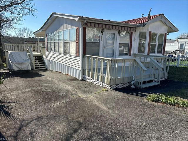 182 Marina Drive, New London, NC 28127