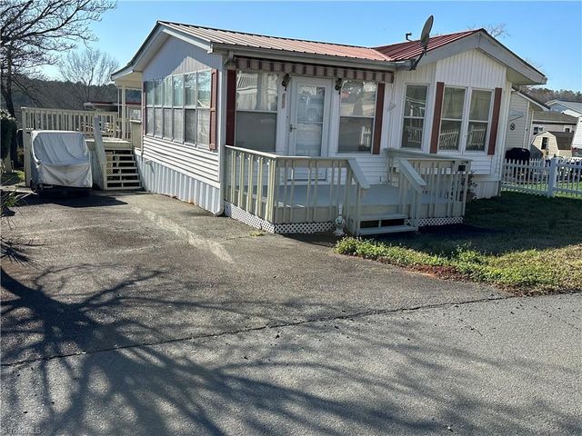 182 Marina Drive, New London, NC 28127