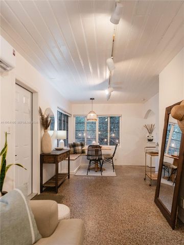 725 SW 2nd Ct, Fort Lauderdale, FL 33312