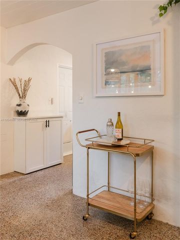 725 SW 2nd Ct, Fort Lauderdale, FL 33312