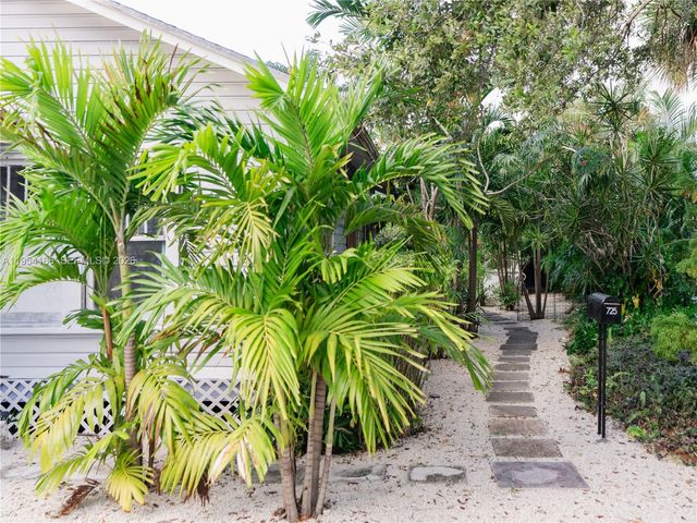 725 SW 2nd Ct, Fort Lauderdale, FL 33312