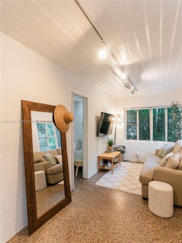 725 SW 2nd Ct, Fort Lauderdale, FL 33312