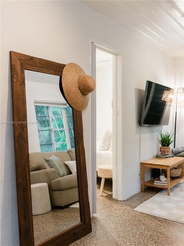 725 SW 2nd Ct, Fort Lauderdale, FL 33312