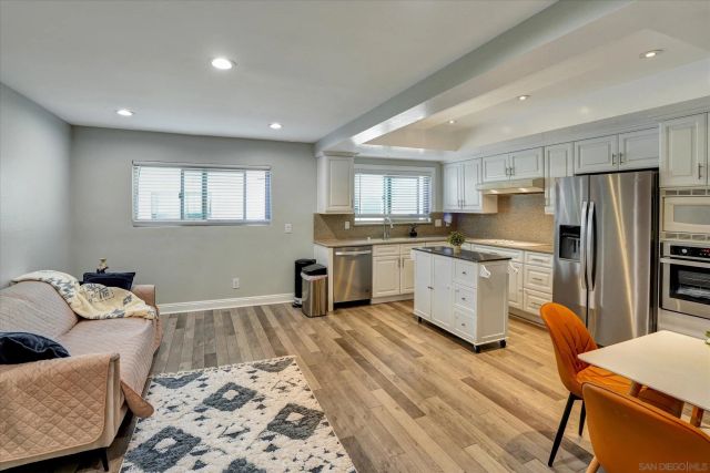 6786 Caminito Del Greco, San Diego, CA 92120