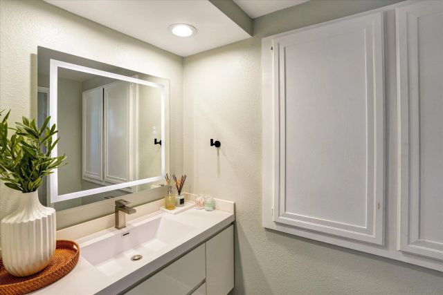 6786 Caminito Del Greco, San Diego, CA 92120