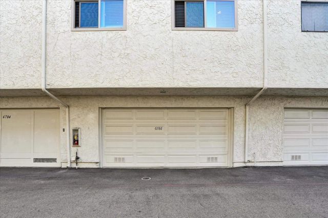 6786 Caminito Del Greco, San Diego, CA 92120