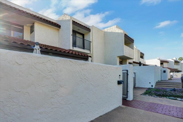 6786 Caminito Del Greco, San Diego, CA 92120