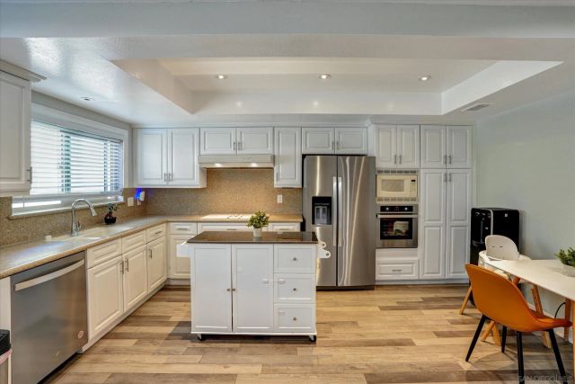 6786 Caminito Del Greco, San Diego, CA 92120