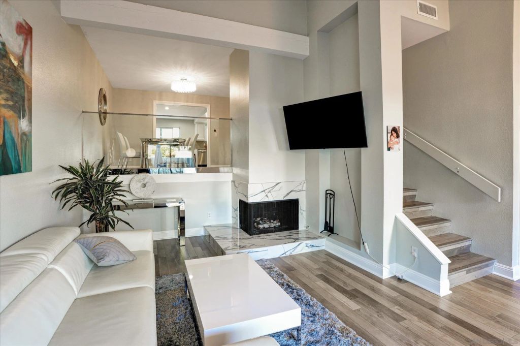 6786 Caminito Del Greco, San Diego, CA 92120