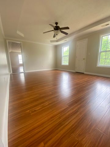 129 Mendover Drive, Jacksonville, NC 28546