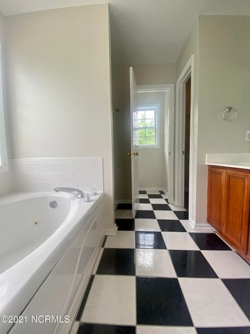 129 Mendover Drive, Jacksonville, NC 28546