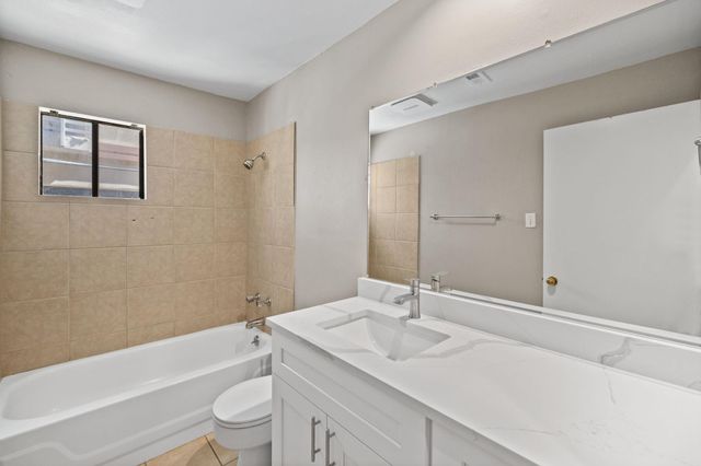 712 Graham PL 203, Austin, TX 78705