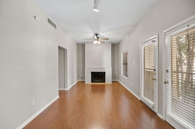 712 Graham PL 203, Austin, TX 78705