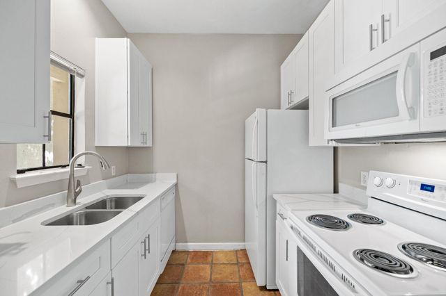 712 Graham PL 203, Austin, TX 78705