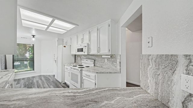 2504 Spring Water Dr, Modesto, CA 95355
