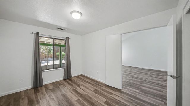 2504 Spring Water Dr, Modesto, CA 95355