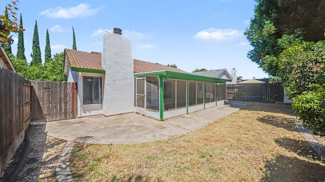 2504 Spring Water Dr, Modesto, CA 95355