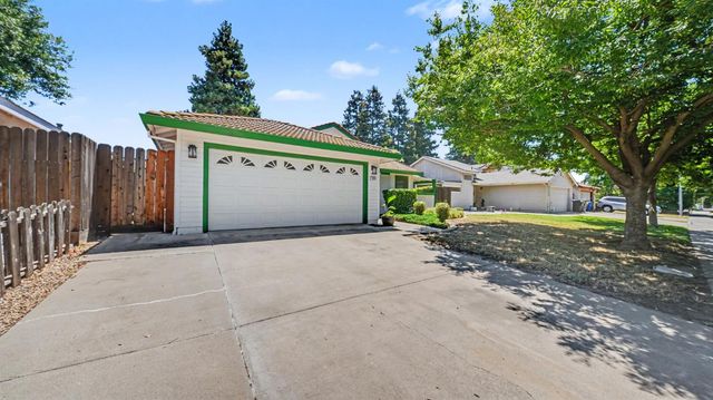 2504 Spring Water Dr, Modesto, CA 95355