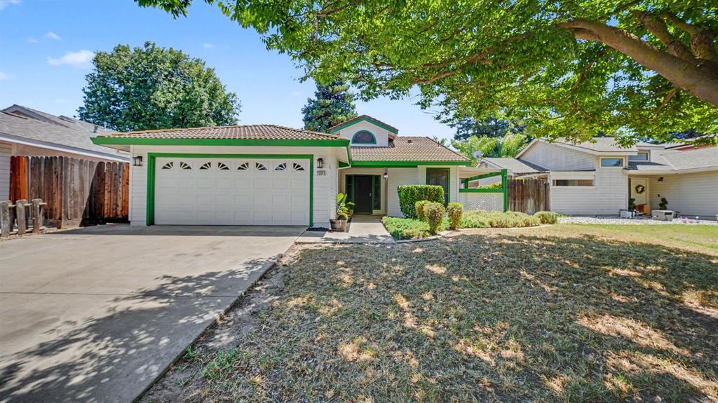 2504 Spring Water Dr, Modesto, CA 95355