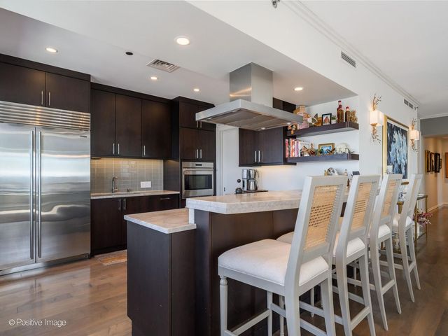 800 N Michigan Avenue 4703, Chicago, IL 60611