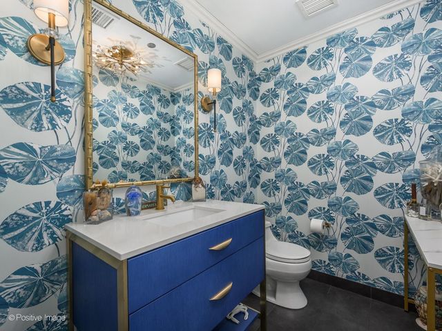 800 N Michigan Avenue 4703, Chicago, IL 60611