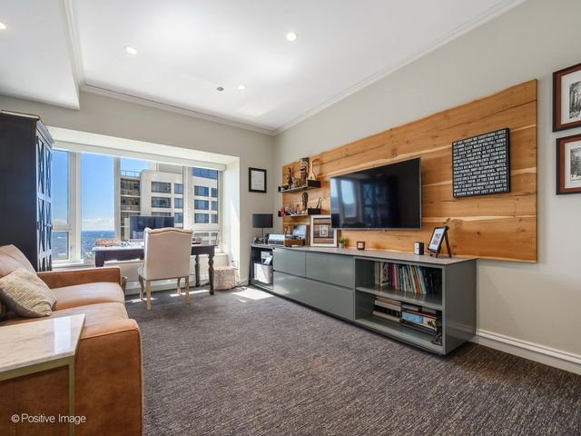 800 N Michigan Avenue 4703, Chicago, IL 60611