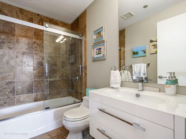 800 N Michigan Avenue 4703, Chicago, IL 60611