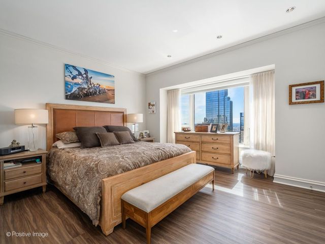 800 N Michigan Avenue 4703, Chicago, IL 60611