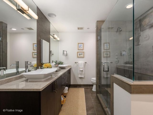800 N Michigan Avenue 4703, Chicago, IL 60611