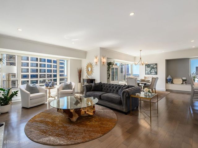 800 N Michigan Avenue 4703, Chicago, IL 60611