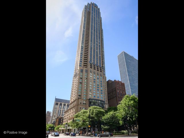 800 N Michigan Avenue 4703, Chicago, IL 60611