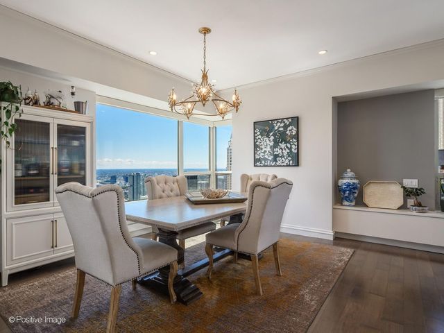 800 N Michigan Avenue 4703, Chicago, IL 60611