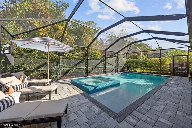 8712 Westwood Oaks PL, Fort Myers, FL 33908