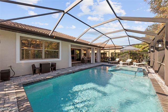 8712 Westwood Oaks PL, Fort Myers, FL 33908