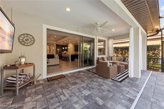 8712 Westwood Oaks PL, Fort Myers, FL 33908