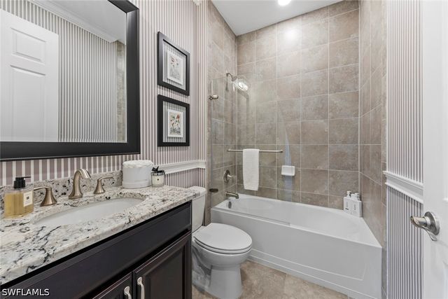 8712 Westwood Oaks PL, Fort Myers, FL 33908