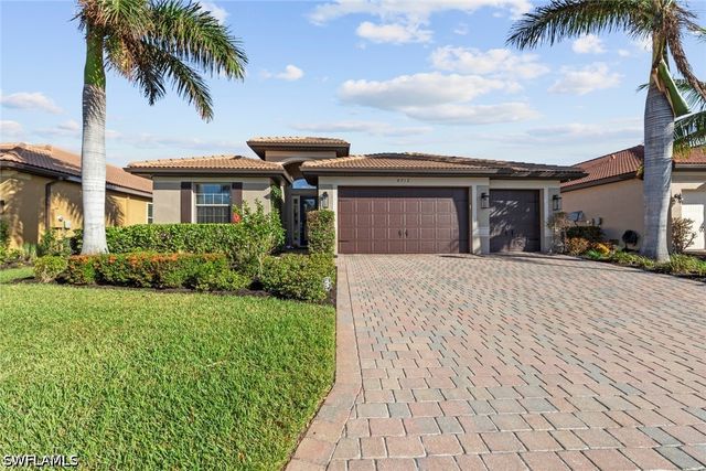 8712 Westwood Oaks PL, Fort Myers, FL 33908