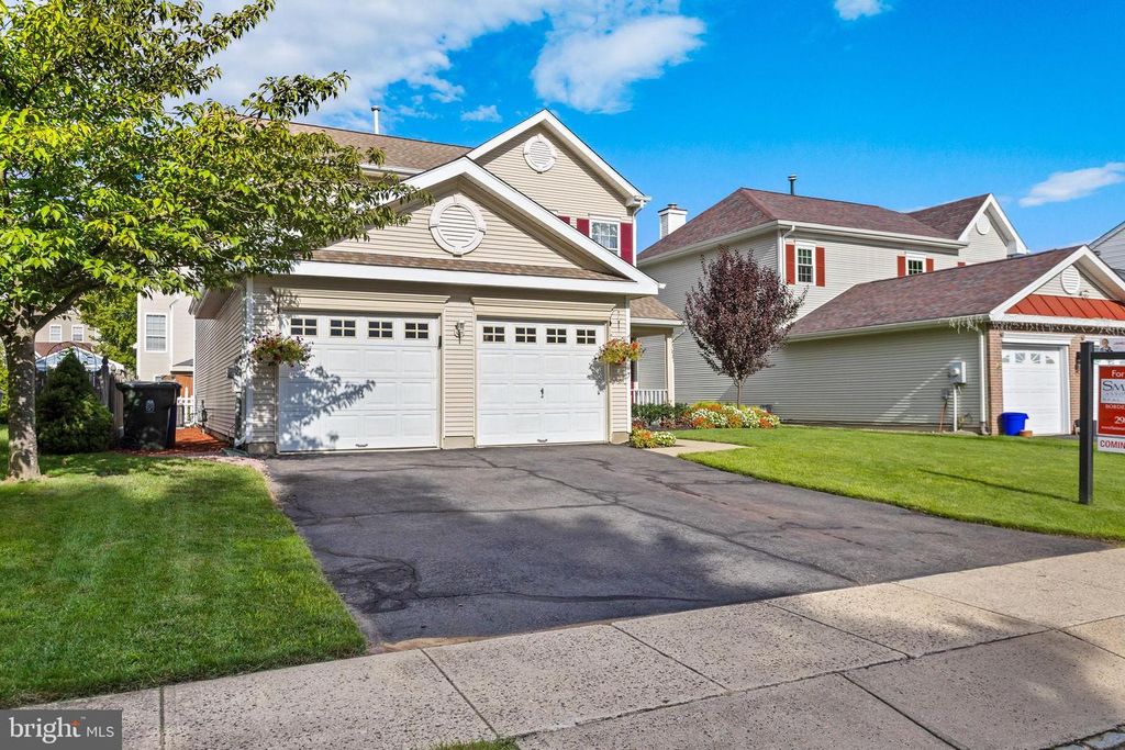 37 ARROWHEAD DR, BURLINGTON, NJ 08016 — photo 4
